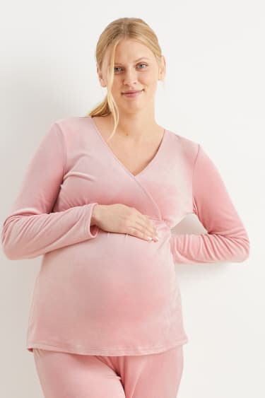 Breastfeeding clothes