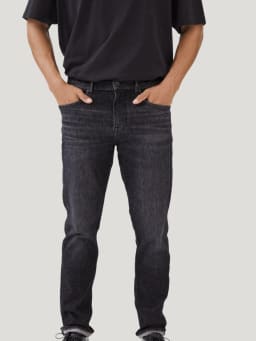 Tapered jeans