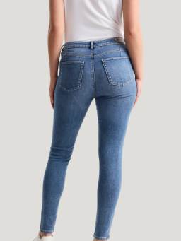 Jeansy modelujące