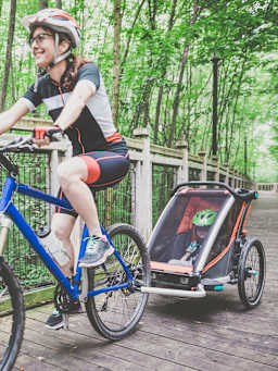 Cómo llevar a los niños en la bici