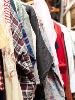 Vêtements d'occasion, vintage et friperie