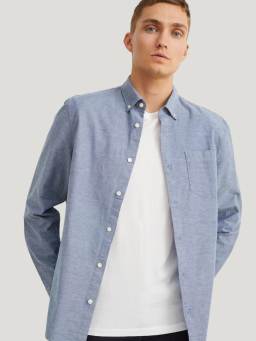 Ademende linnen kleding