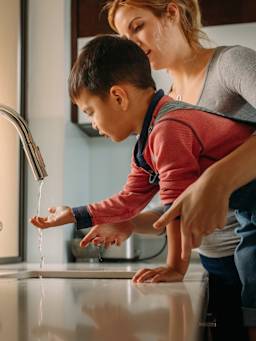 Proefjes met water voor kinderen