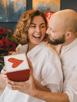 Valentinstag: Ursprung & Bräuche