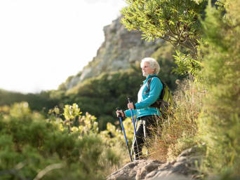 Nordic walking – Posiluje zároveň svaly dolních končetin a paží.