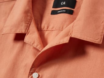 Soorten overhemdkragen – close up van een reverskraag.