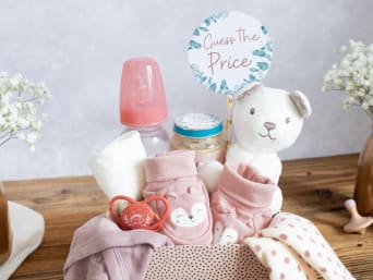 Prijzen van de babyproducten raden.