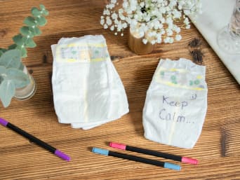 A cute baby shower game to play with your guests: “nappy messages”. A cute baby shower game to play with your guests: “nappy messages”.
