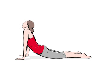 Ćwiczenia na bolący kręgosłup: Grafika – kobieta wykonuje pozycję kobry