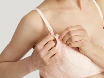 Feel-good nursing bras: nursing bras are comfortable and can be opened discreetly.