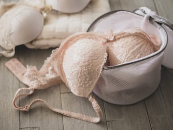 How to wash bras