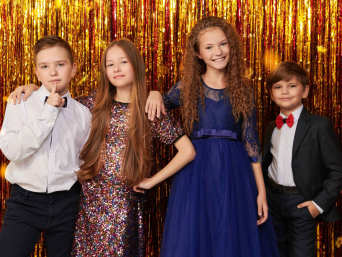 Afscheid van de basisschool: kinderen uit het zesde leerjaar vieren feest. Afscheid van de basisschool: kinderen uit het zesde leerjaar vieren feest.