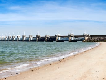 Fietsen in Zeeland: De Oosterscheldekering Fietsen in Zeeland: De Oosterscheldekering