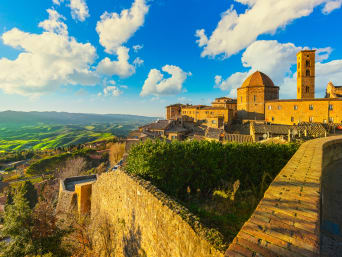 Itinerari in bici Toscana: foto panoramica da Volterra.
