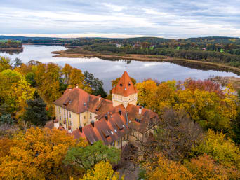 Zamek w Osiecznej i Jezioro Łoniewskie – atrakcje Wielkopolski
