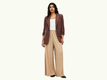 Deep autumn colour palette: a deep autumn type is the darkest of the three autumn types.