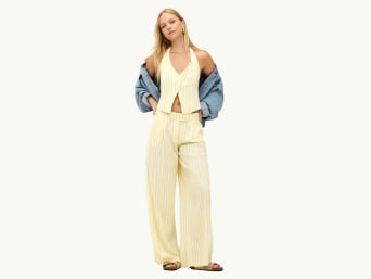 Heller Sommertyp: Der Light Summer kann helle Sommerfarben ideal tragen.