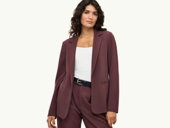 Dámské business-casual oblečení na firemní večírek Dámské business-casual oblečení na firemní večírek