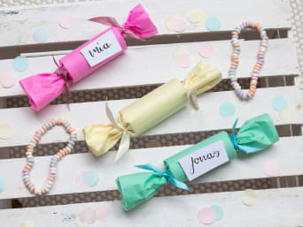 Instructions pour les bonbons glacés comme marque-places pour fête d'anniversaire pour enfant