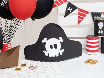 Fiesta pirata infantil: sombrero pirata casero.