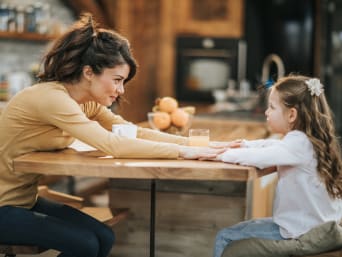 Temps d’écran conseillé par jour : il faut discuter avec ses enfants avant d’instaurer des règles familiales sur l’utilisation du numérique.