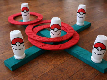 Ringwurfspiel im Pokémon-Design für den Pokémon-Geburtstag.