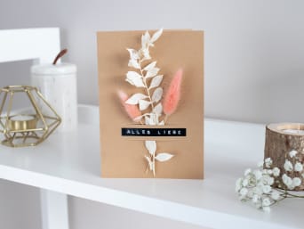 Modern Mother's Day card with dried flowers.