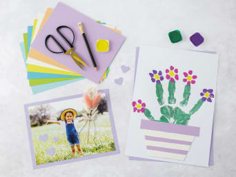 Ideas para el Día de los Abuelos: tarjetas de felicitación hechas a mano por los nietos.