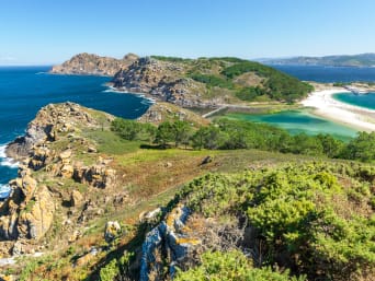 Rutas de senderismo en Galicia: vistas del Parque Nacional de las Islas Atlánticas.