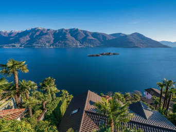 Ferien im Tessin: Blick auf den Lago Maggiore. Ferien im Tessin: Blick auf den Lago Maggiore.
