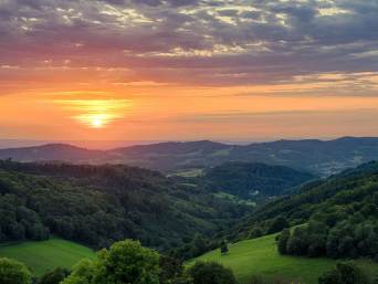 Wandern im Odenwald: Sonnenuntergang im Odenwald. Wandern im Odenwald: Sonnenuntergang im Odenwald.