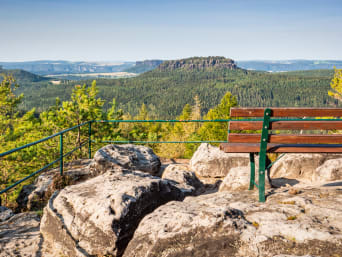 Sächsische Schweiz Wandern: Blick auf den Lilienstein und Pfaffenstein.