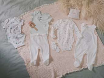 Newborn essentials: clothes made from cotton are skin-friendly and breathable.