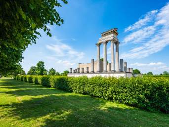 Auf den Spuren der Römer: Teilrekonstruktion des Hafentempels im Archäologischen Park Xanten. Auf den Spuren der Römer: Teilrekonstruktion des Hafentempels im Archäologischen Park Xanten.