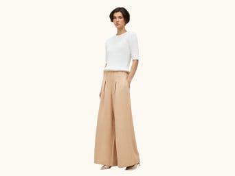 Beige Hosen kombinieren: Outfit-Ideen mit natürlichen Farben oder Akzentfarben. Beige Hosen kombinieren: Outfit-Ideen mit natürlichen Farben oder Akzentfarben.