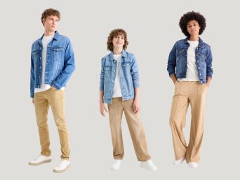 Matching outfit di famiglia – Mamma, papà e bimbo con outfit abbinati.