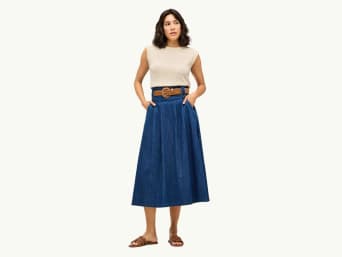 What to wear with a jeans skirt: a trendy denim skirt outfit. What to wear with a jeans skirt: a trendy denim skirt outfit.