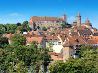 Burgenstraße Streckenverlauf: Die Kaiserburg in Nürnberg ist ein Wahrzeichen der Stadt und ein beliebtes Ausflugsziel.