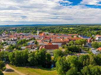 Spreewald Familienurlaub: Blick auf die Stadt Lübben im Spreewald. Spreewald Familienurlaub: Blick auf die Stadt Lübben im Spreewald.