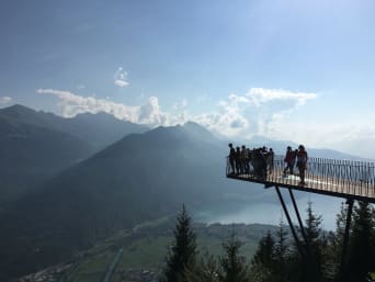 Interlaken Sehenswürdigkeiten: Ausblick von der Aussichtsplattform Harder Kulm bei Interlaken.