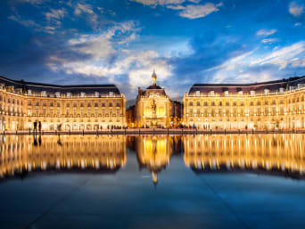 Activités Bordeaux : le Miroir d’Eau de la capitale girondine. Activités Bordeaux : le Miroir d’Eau de la capitale girondine.