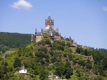 Ausflugsziele Mosel: Blick auf die Reichsburg Cochem an der Mosel.