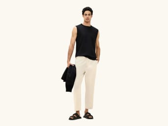 Outfit per San Valentino: look romantici e comodi per una serata in casa. Outfit per San Valentino: look romantici e comodi per una serata in casa.