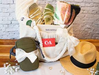 Geschenkideen Verlobung – Set für eine Auszeit am Strand.