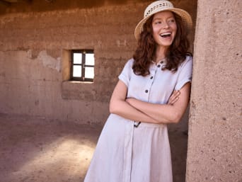 Robe en lin : le lin respirant est parfait comme vêtement d’été.