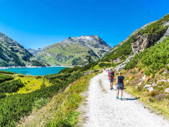 Hüttenwanderung Kärnten – Gruppe von Wanderern in Kärnten.