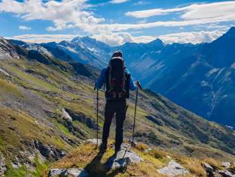 Wandern Kärnten – Wanderer auf der Hochalmspitze im Hohe Tauern Nationalpark.