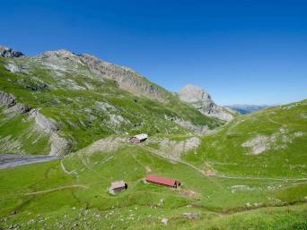 Wandern Berner Oberland – Blick auf die Geltenhütte.
