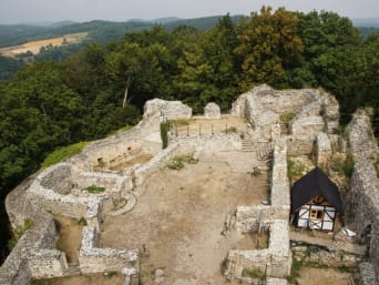 Szlak Zamków Piastowskich: widok z góry na ruiny zamku Wleń. Szlak Zamków Piastowskich: widok z góry na ruiny zamku Wleń.