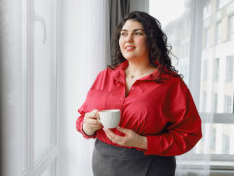 Fashion for plus sized women: outfits for women with a large bust. 